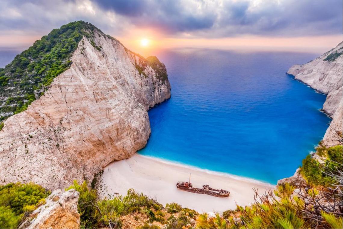 10 самых красивых пляжей Европы для чартера яхт