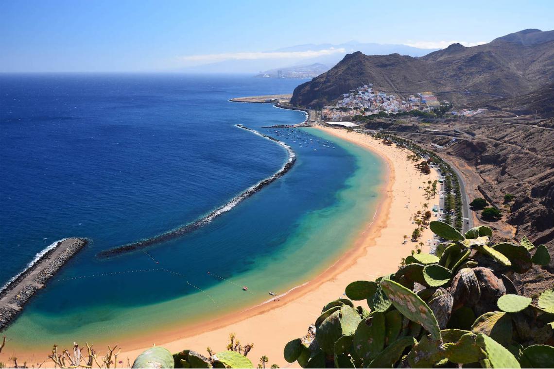 10 razones para alquilar un barco en Canarias durante el invierno