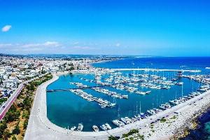 Naviga lungo la spettacolare costa siciliana: un noleggio di yacht di 7 giorni da Ragusa