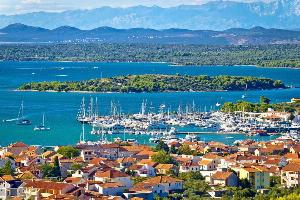 Kıyı Büyüsünü Ortaya Çıkarmak: Luka Murter'den Büyüleyici Bir Yatçılık Yolculuğu