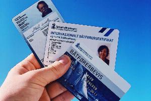 Beheersing van maritieme regelgeving: een gids voor jachtcharterlicenties