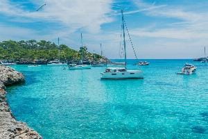 10 городов, которые вы должны посетить во время отпуска на лодке на Майорке