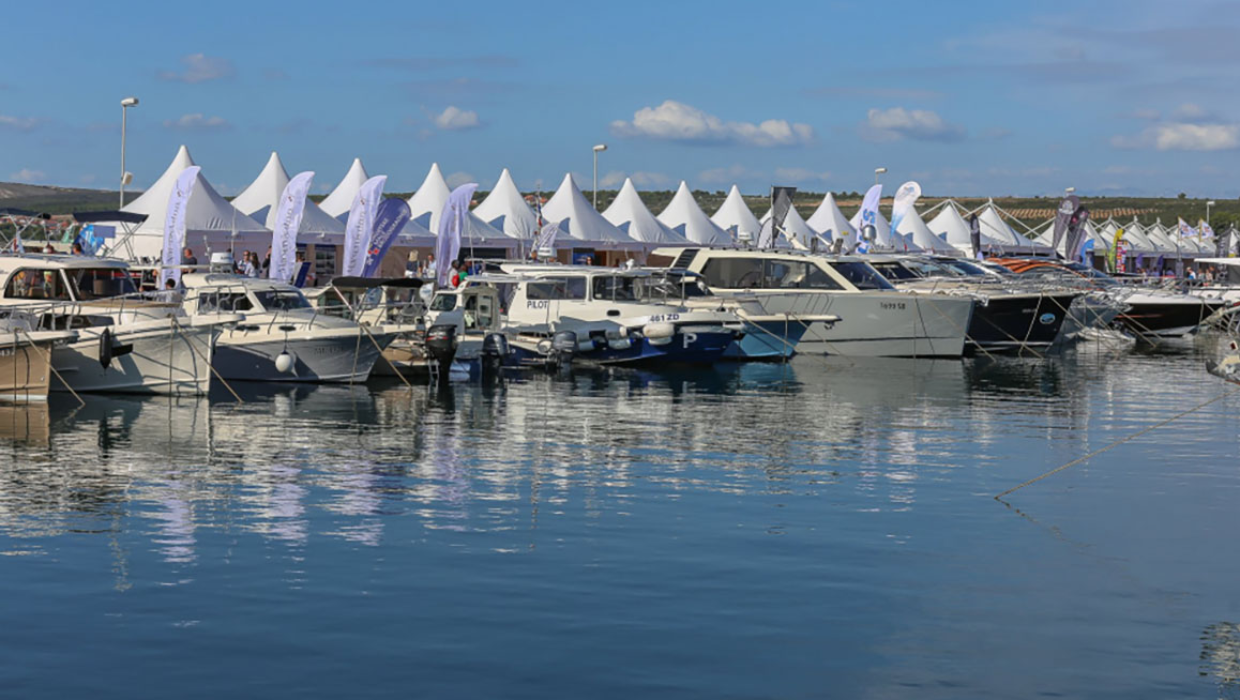 Tehnomont - Marina Veruda Charter